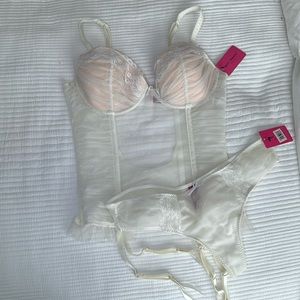 Betsey Johnson bridal set